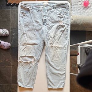 Abercrombie The Mom High Rise - Light Blue Distressed Jeans